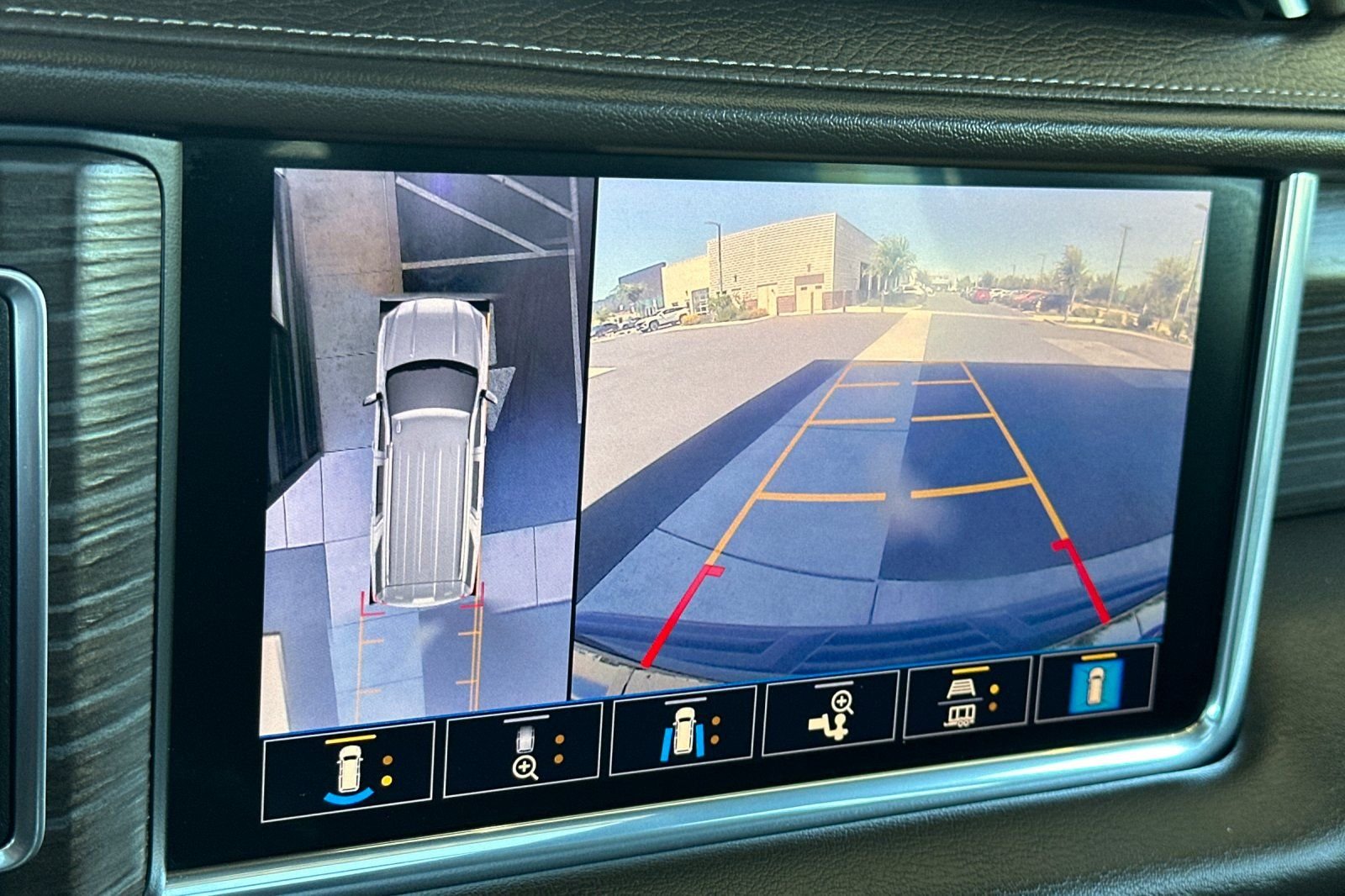 2021 GMC Yukon Denali - Photo 24