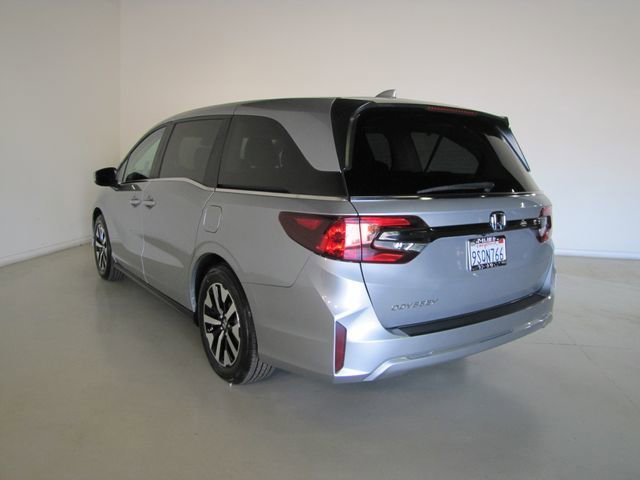 Certified Used 2025 Solar Silver Metallic Honda EX-L image 50