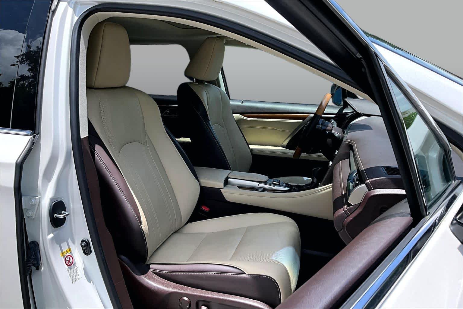 Used 2018 Eminent White Pearl Lexus  image 9