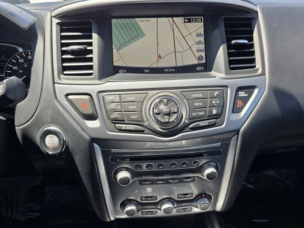 Used 2020 Brilliant Silver Metallic Nissan SL image 3