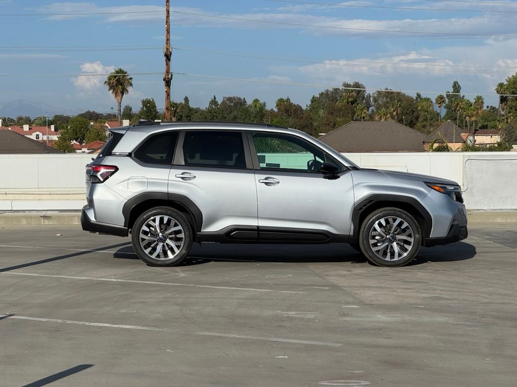 New 2026 ICE SILVER METALLIC Subaru Touring image 28