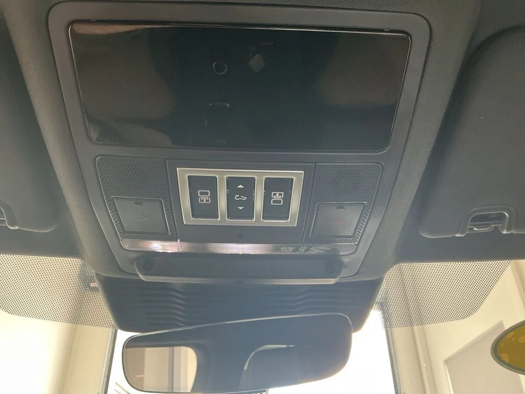 Used 2023 Carpathian Gray Premium Metallic Land Rover S R-Dynamic image 19