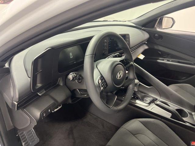 New 2026 White Hyundai SEL Sport image 9