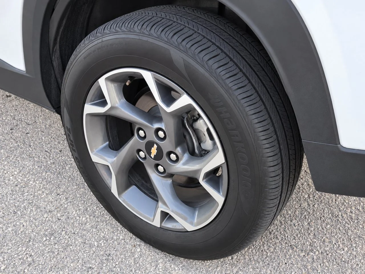 Used 2024 Summit White Chevrolet LT image 10