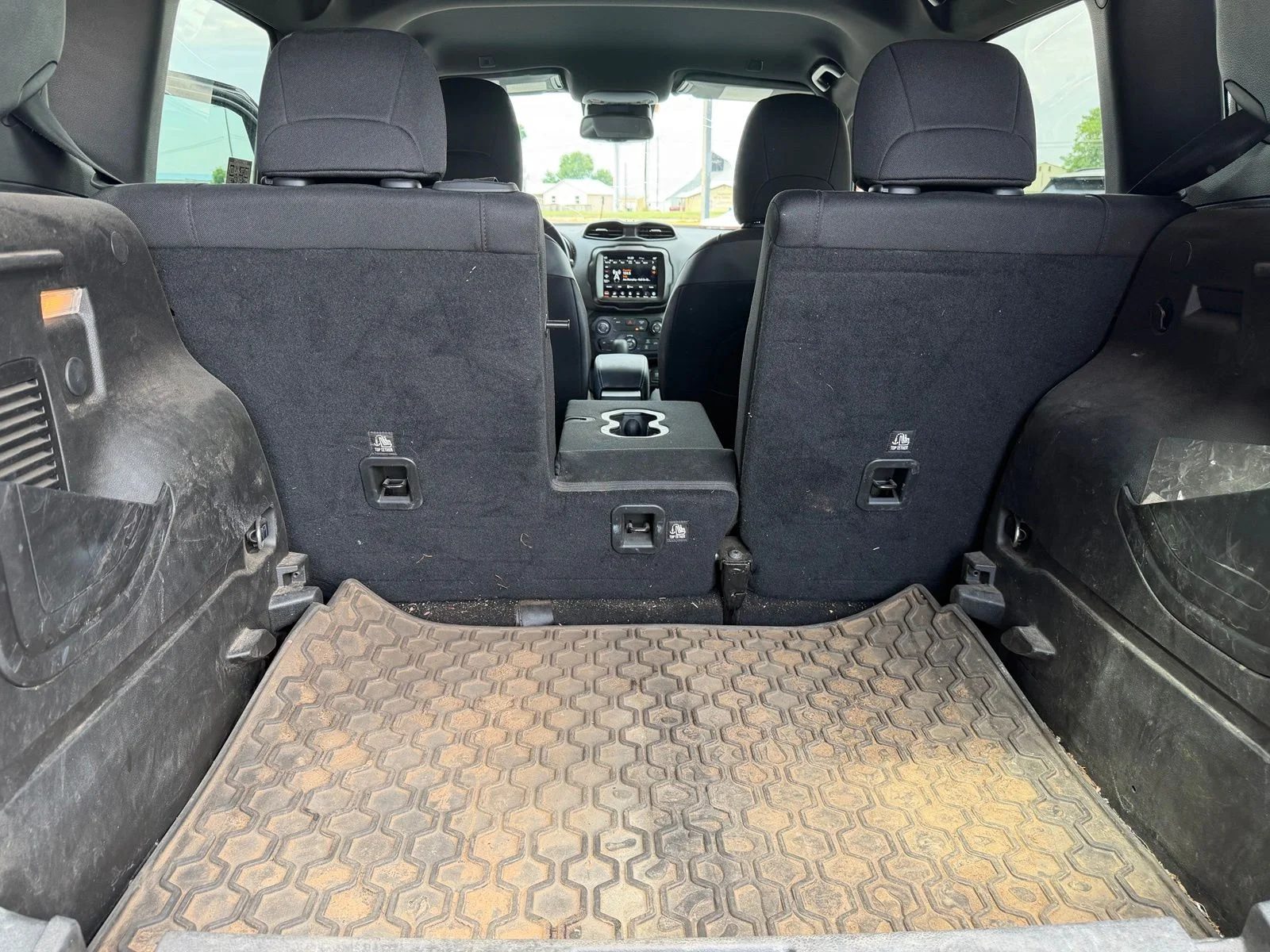 Used 2022 Gray Jeep Altitude image 14