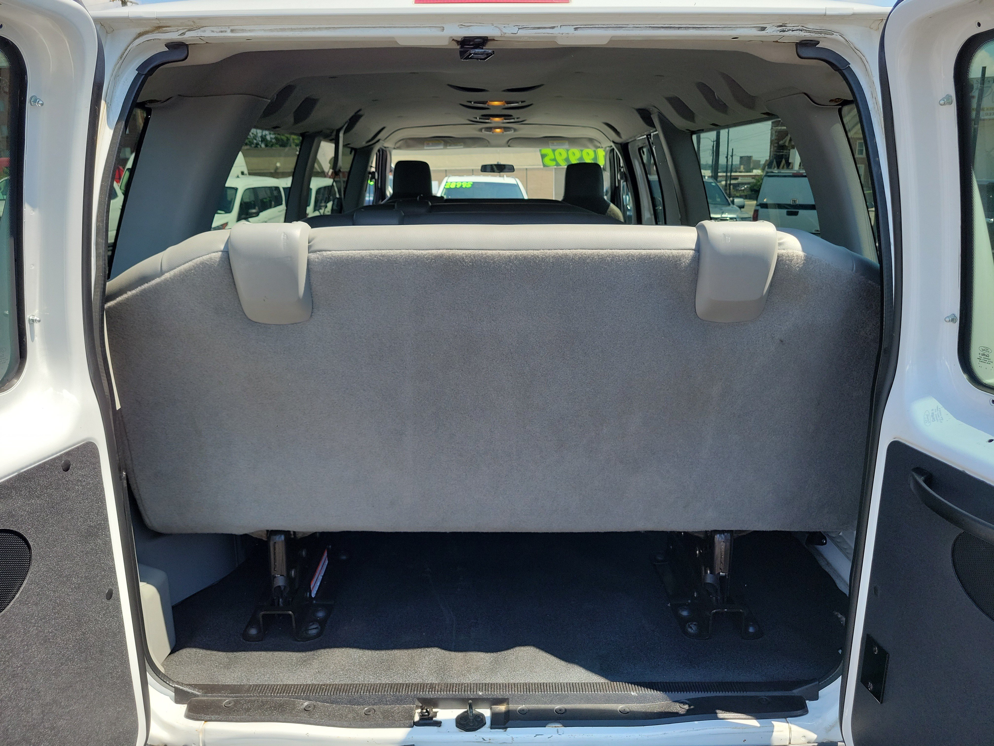 Used 2014  Ford XL image 8