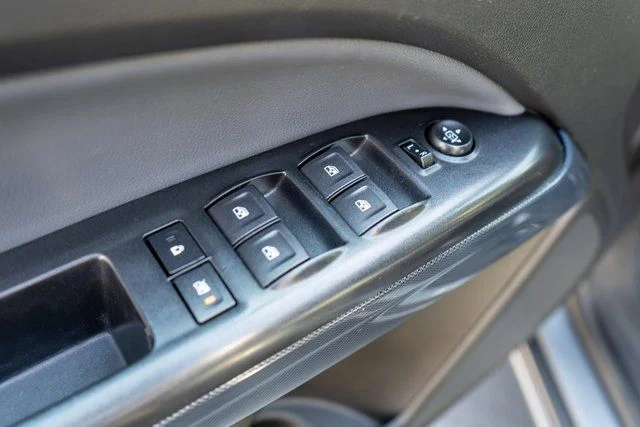 Used 2021 Gray Chevrolet Z71 image 17