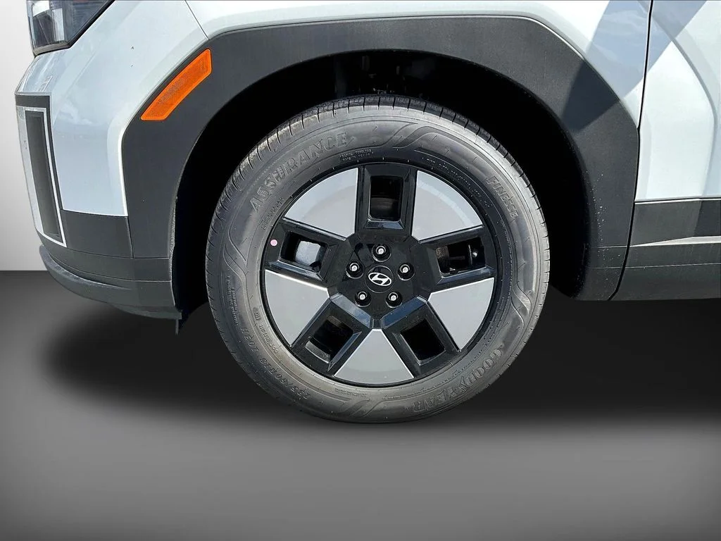 New 2026 White Hyundai SE image 12