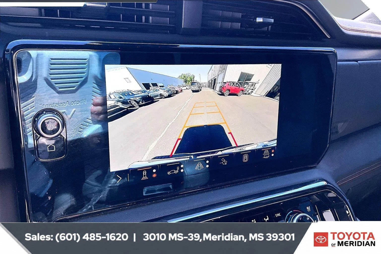 Used 2024 Summit White GMC AT4 image 15