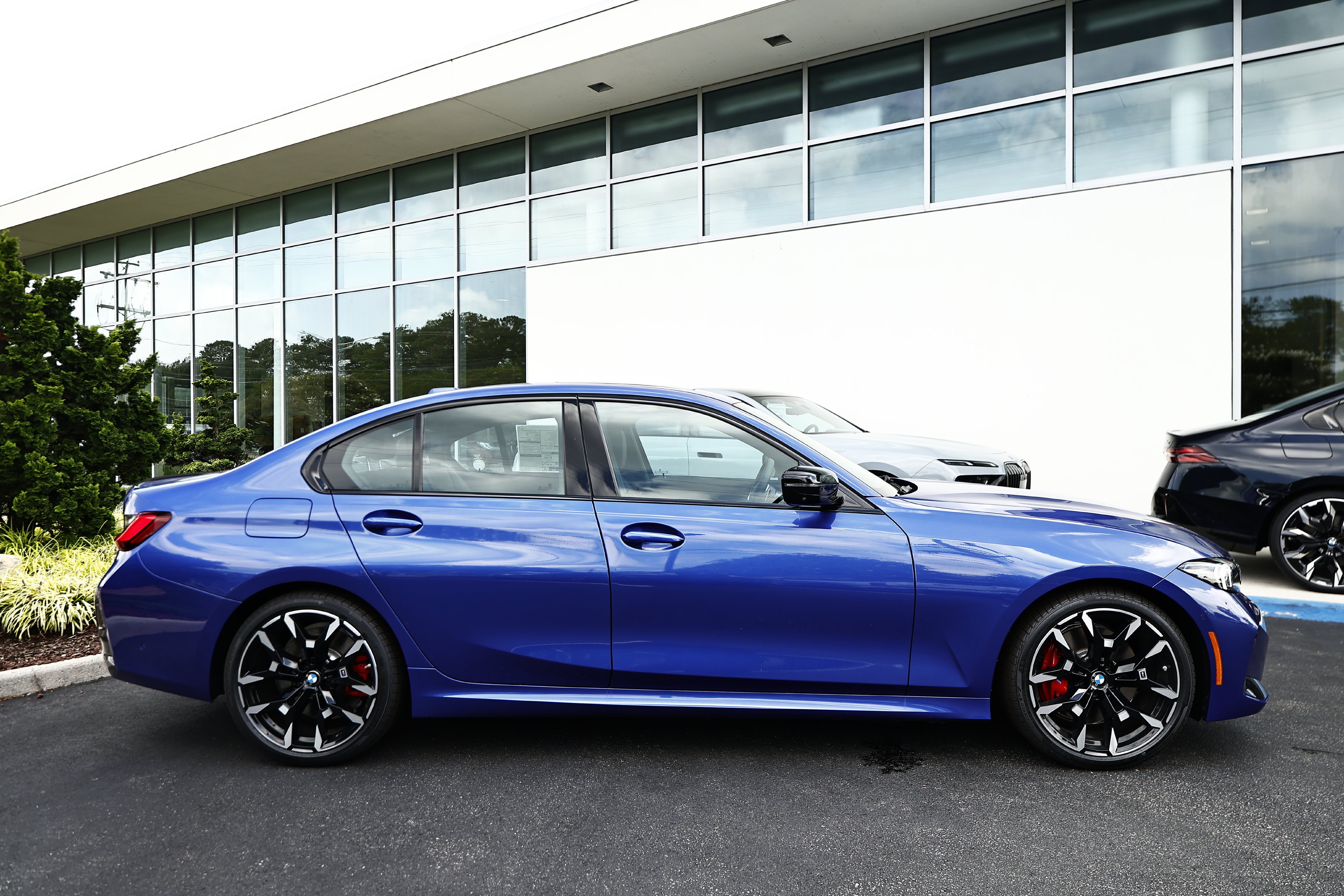 New 2026 Portimao Blue Metallic BMW 330i image 4
