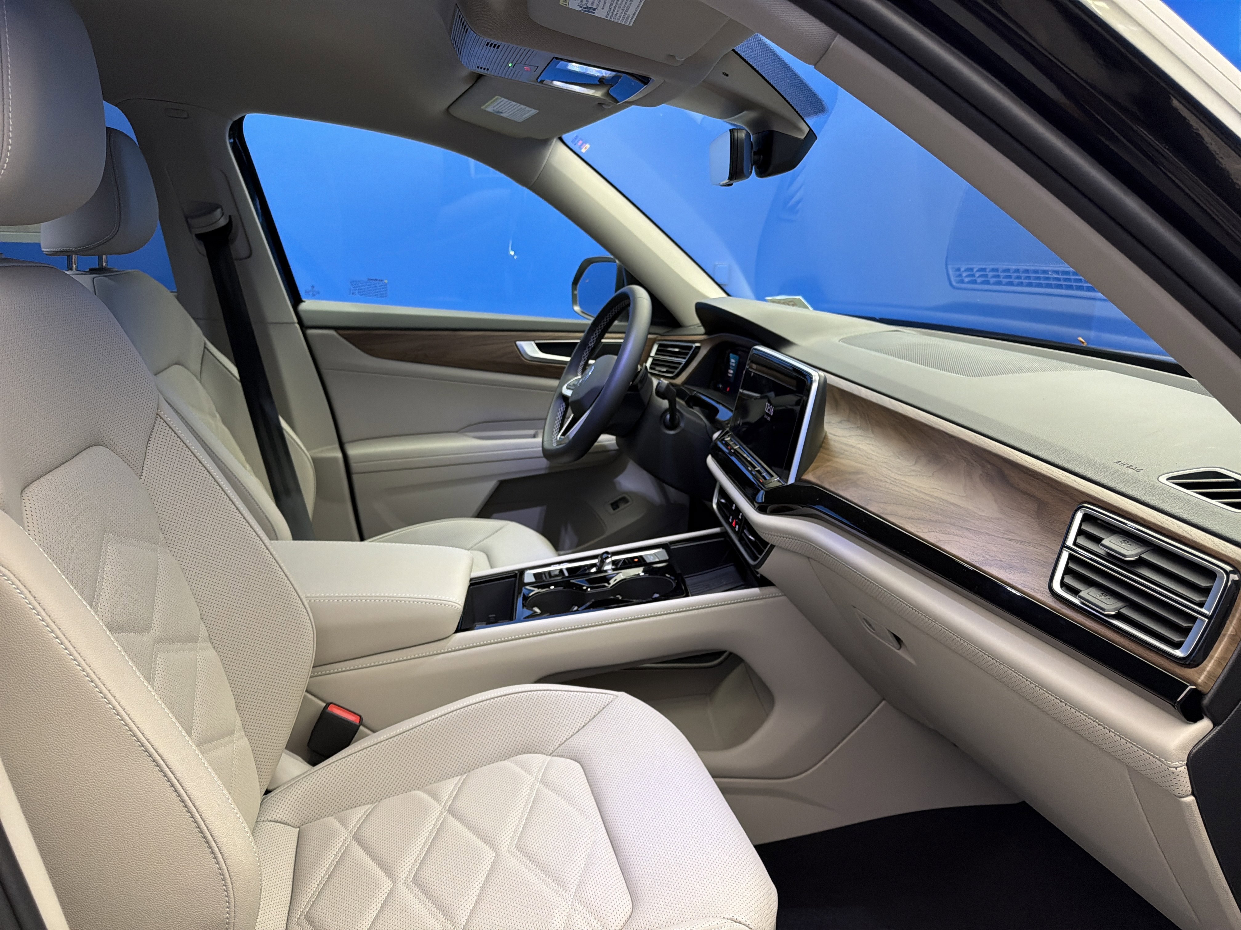 2026 Volkswagen Atlas SE w/Tech - Photo 24