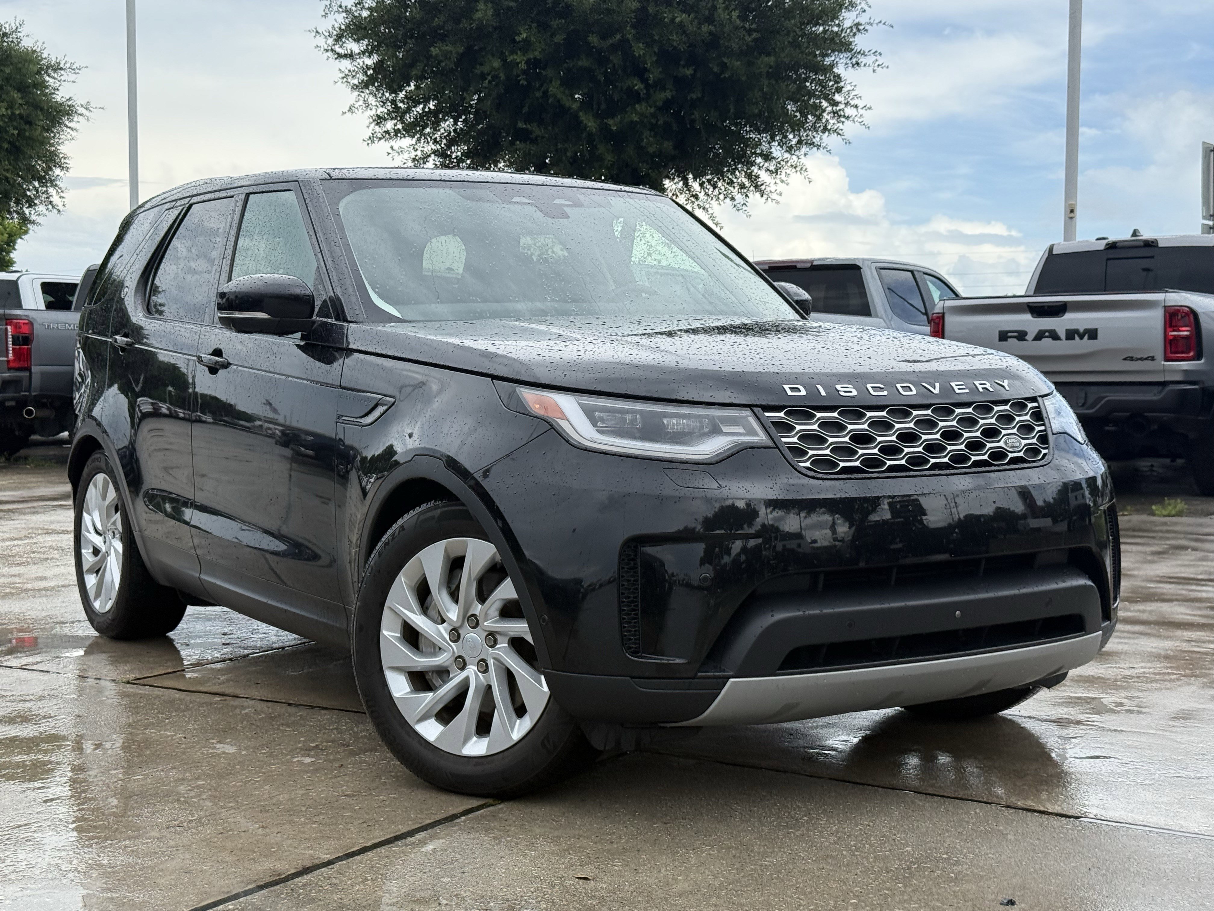 Used 2024 Black Land Rover S image 2