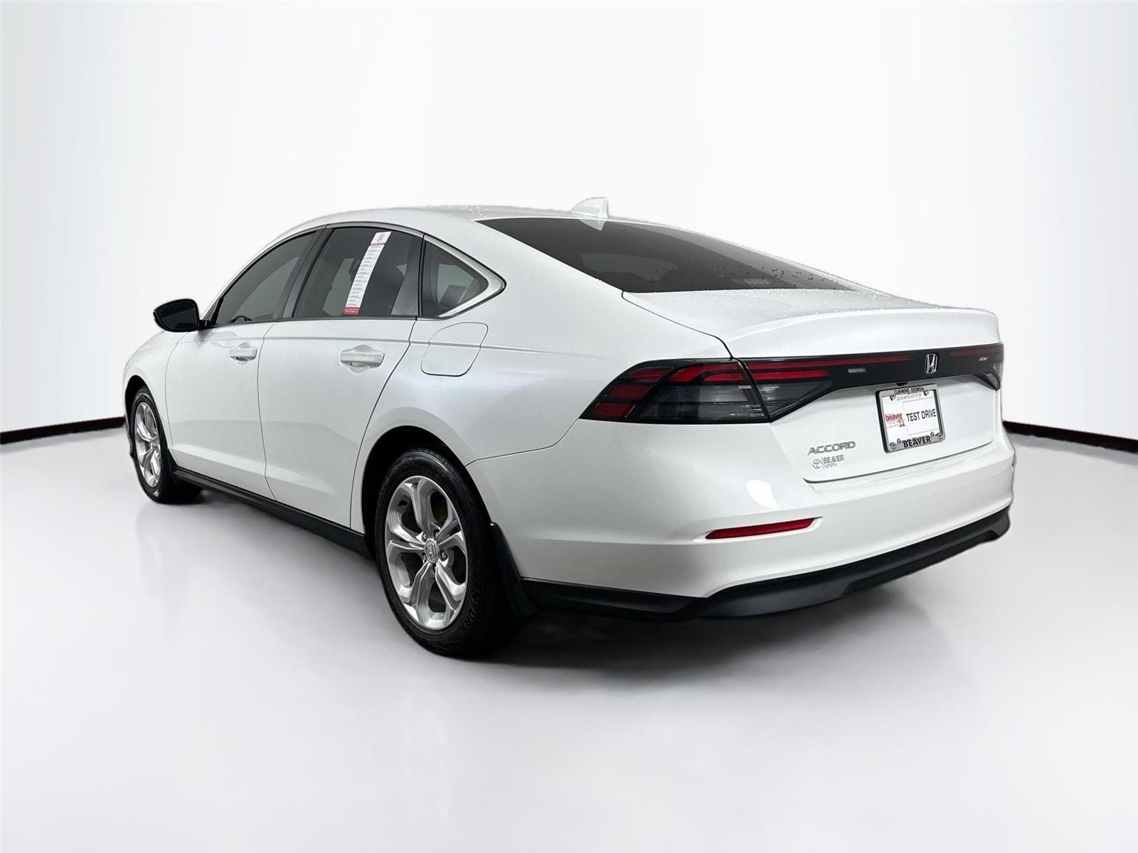 Used 2023 Platinum White Pearl Honda LX image 11