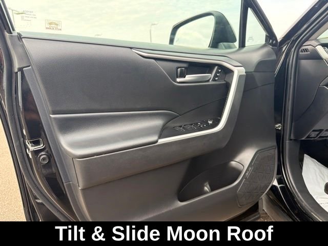 Used 2023 Black Toyota XLE Premium image 17