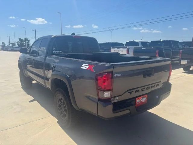 Used 2021  Toyota SR image 4