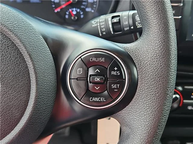 Used 2021 White KIA S (IVT) image 17