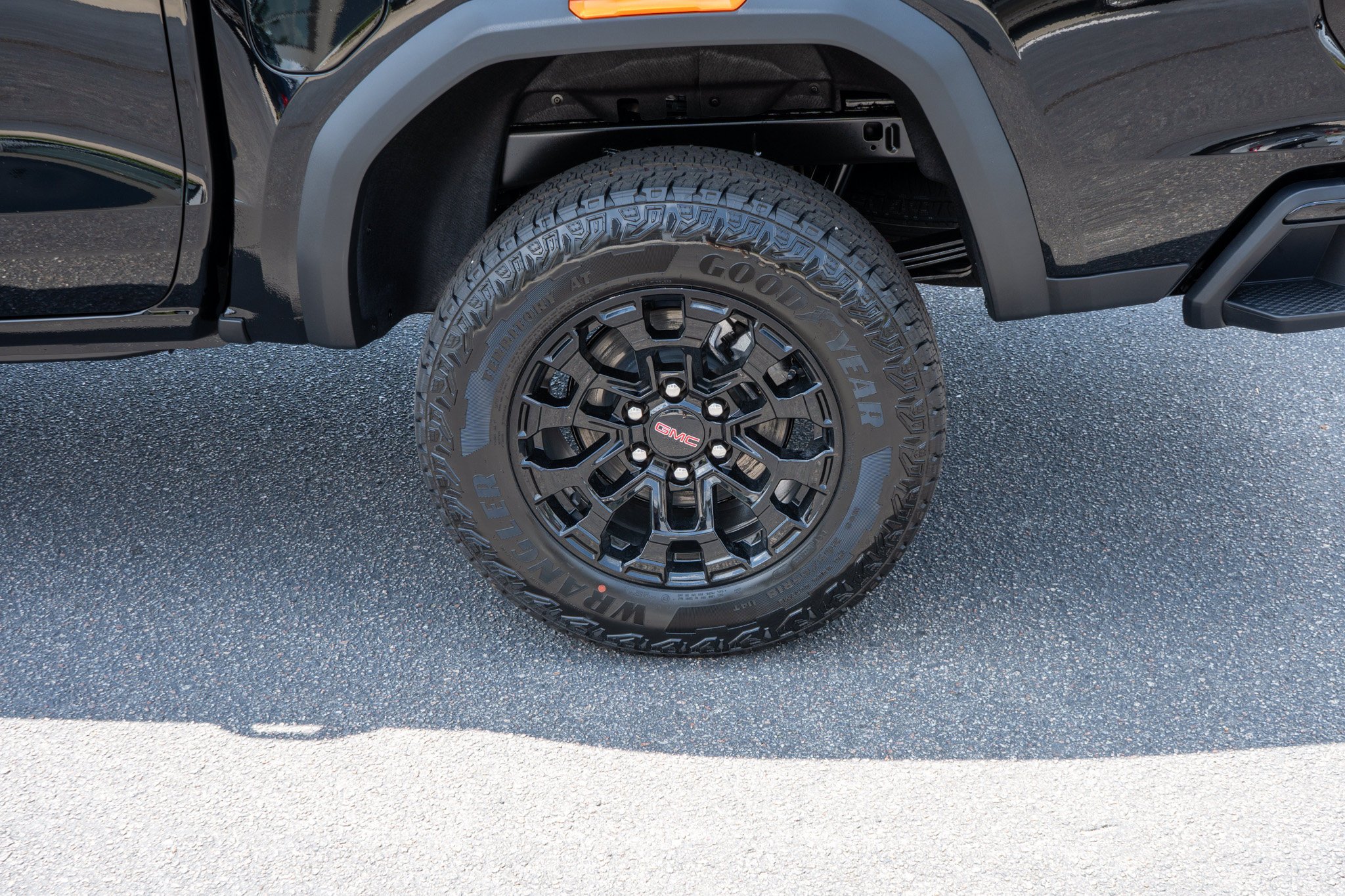 New 2026 Onyx Black GMC Elevation image 11