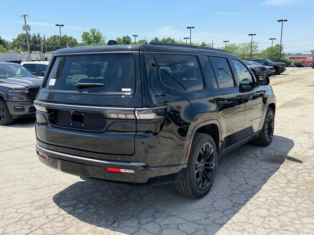New 2026 High Gloss Black Exterior Paint Jeep Summit Obsidian image 6