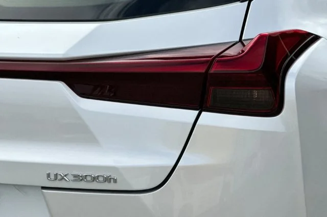 Certified Used 2025 White Lexus 300h image 34