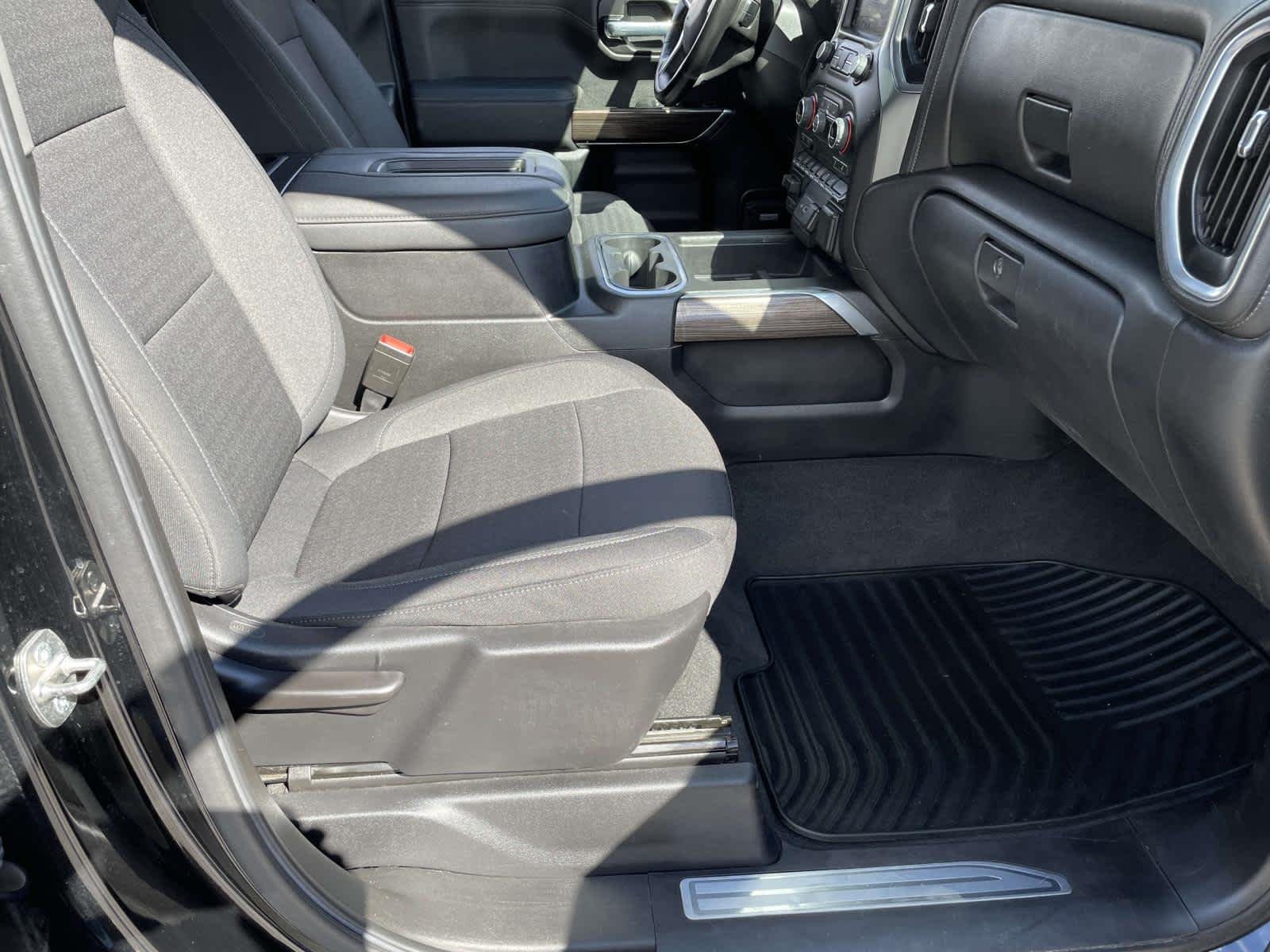 Used 2021 BLACK Chevrolet RST image 25