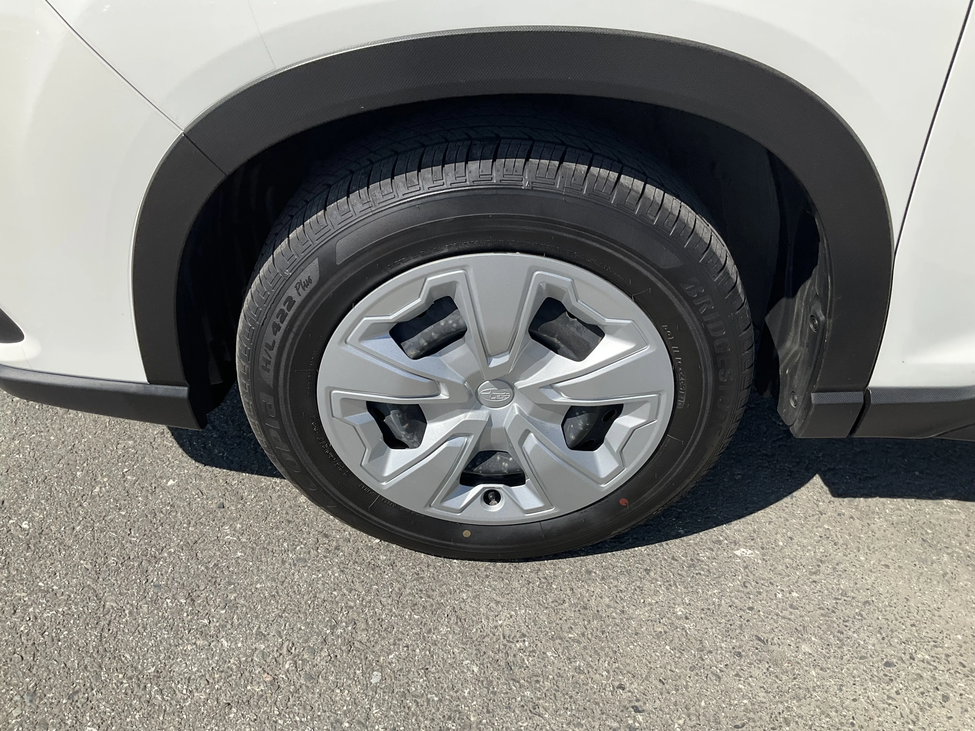 Used 2022 Crystal White Pearl Subaru  image 6