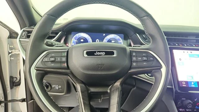 Used 2024 White Jeep Limited image 33