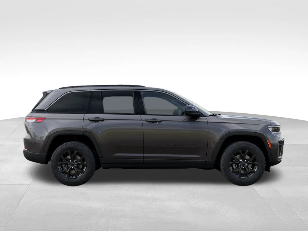 New 2026 Baltic Gray Metallic Clear-Coat Exterior Paint Jeep Laredo Altitude image 22