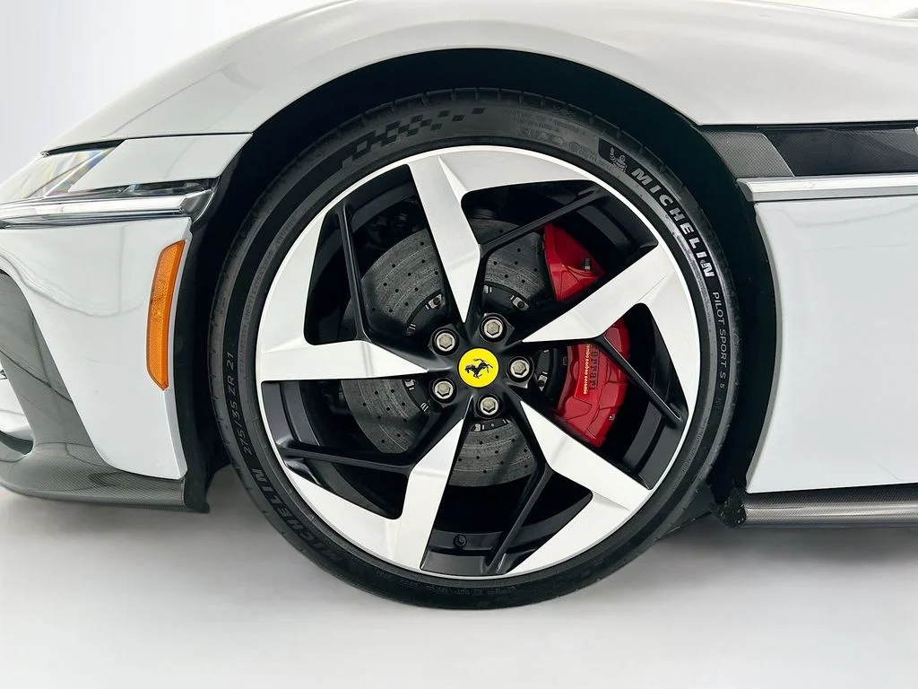 Used 2025 Bianco Artico Ferrari  image 24