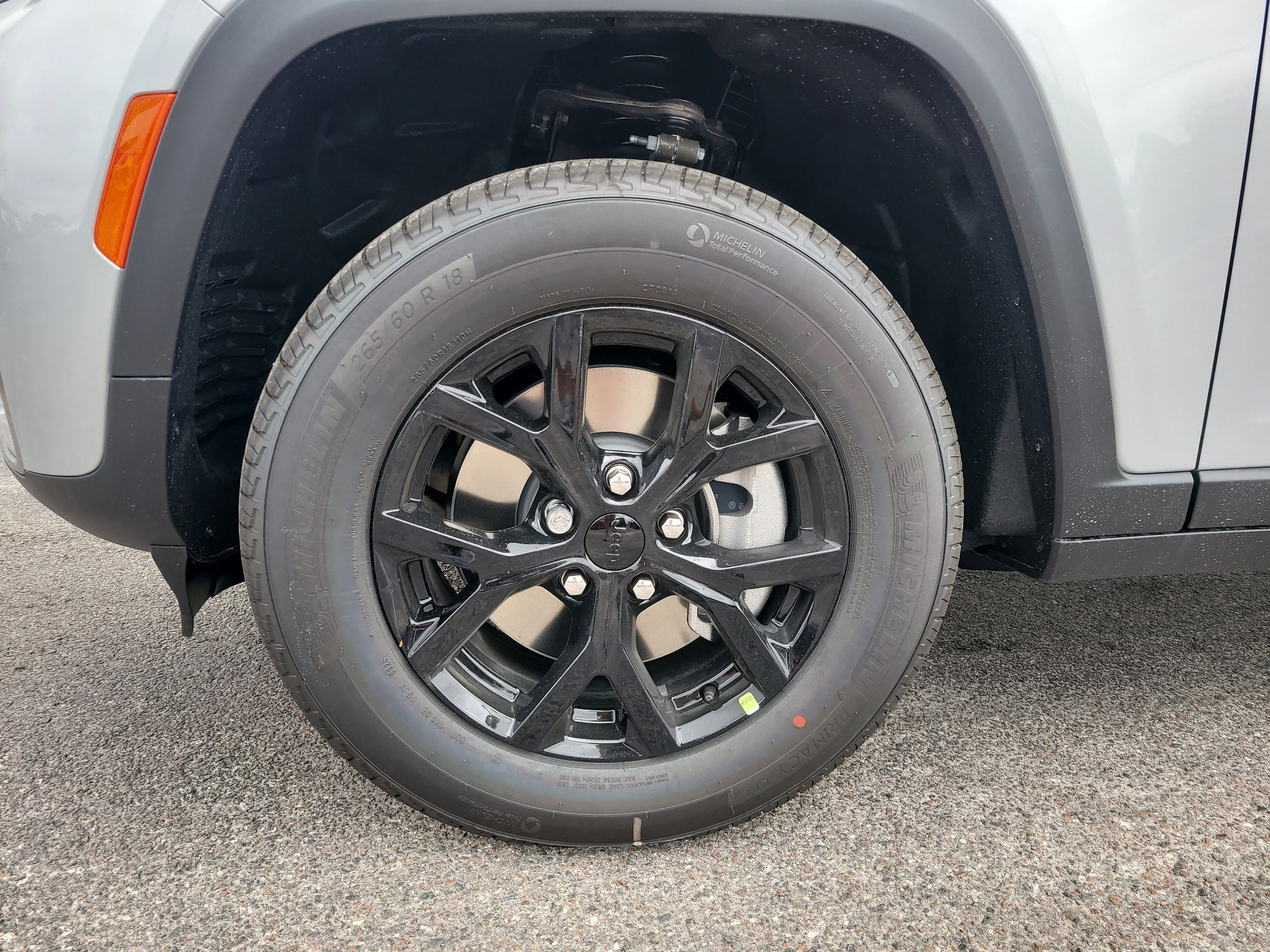 New 2026 Silver Zynith Jeep Laredo Altitude image 10