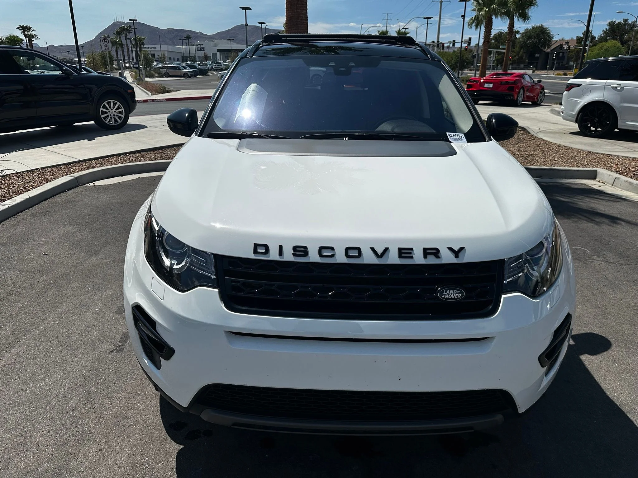 Used 2018 Fuji White Land Rover HSE image 8