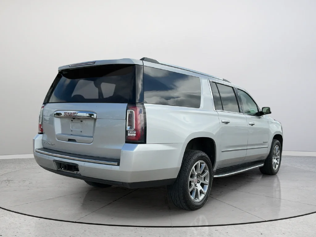 Used 2020 QUICKSILVER METALLIC GMC Denali image 6