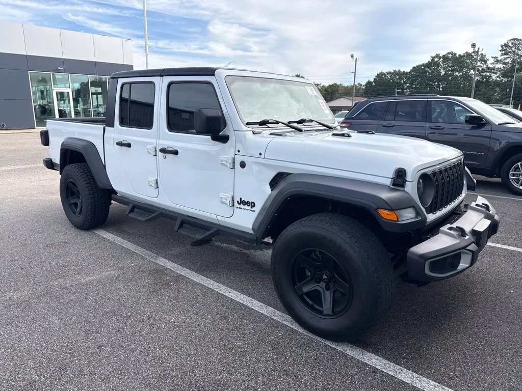 Used 2024 White Jeep Sport image 3