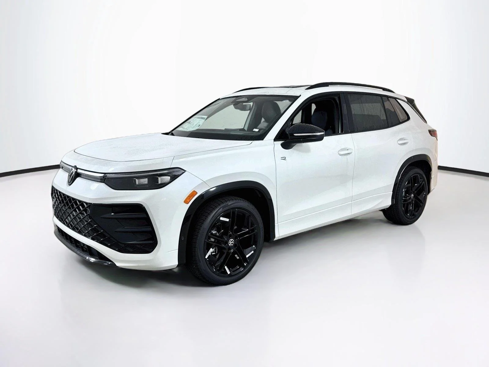 New 2026 WHITE Volkswagen SE R-Line Black image 1