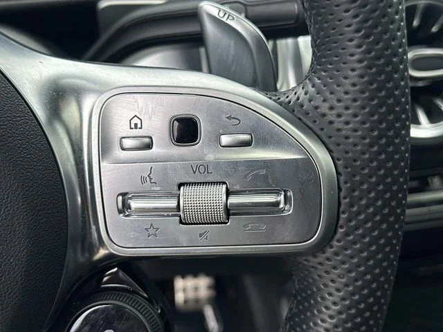 Used 2023  Mercedes-Benz GLB 35 AMG® image 25