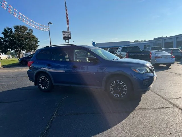 2019 Nissan Pathfinder SL