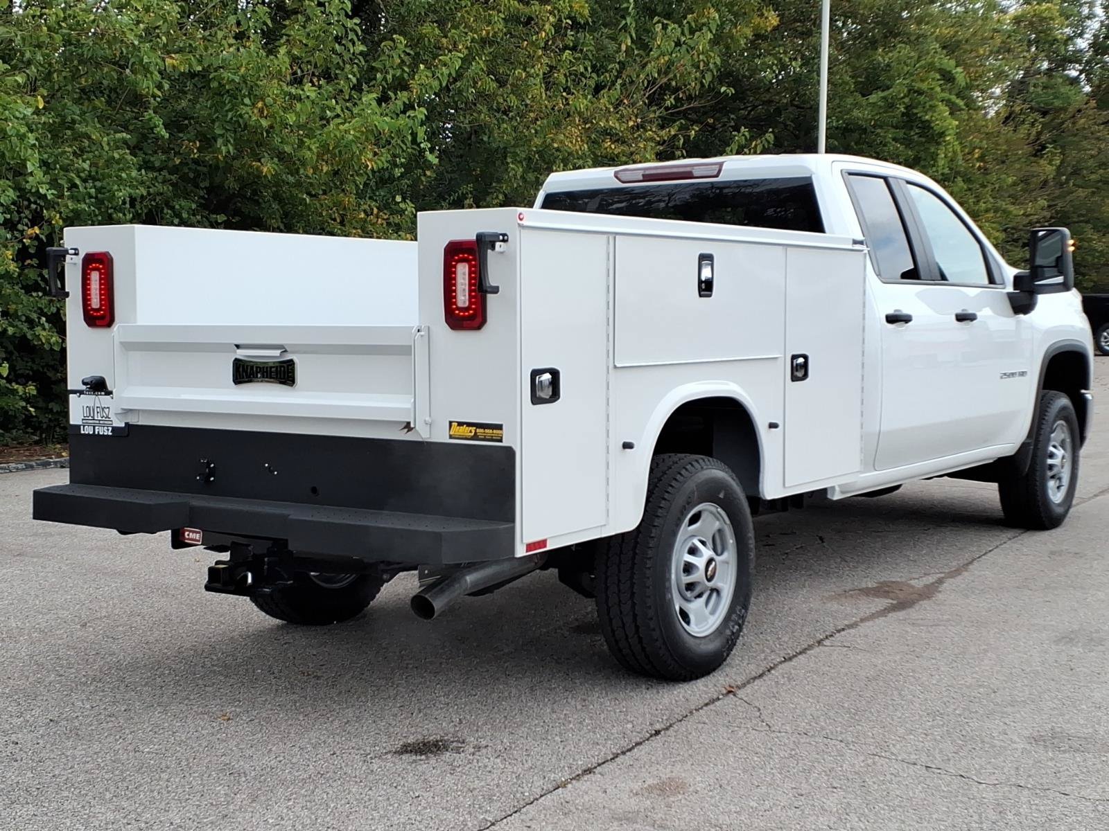 New 2026 Summit White Chevrolet WT image 17