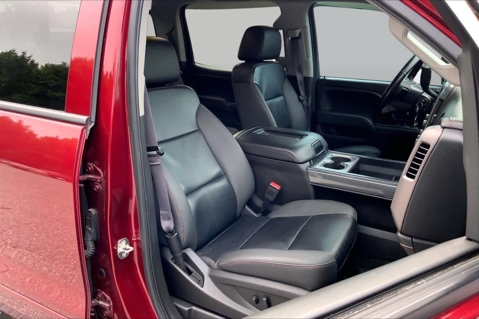 Used 2017 Crimson Red Tintcoat GMC SLT image 9