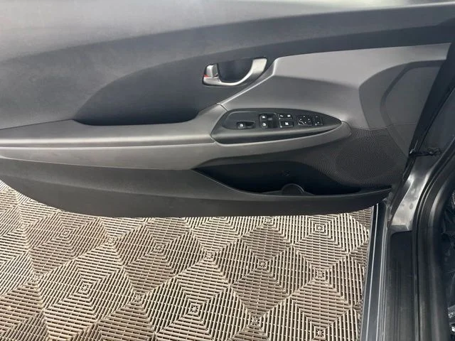 Used 2019 Gray Hyundai 2.0 image 22