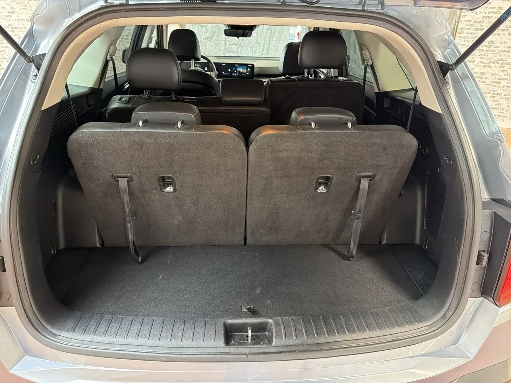 Used 2024 Silver Kia S image 13