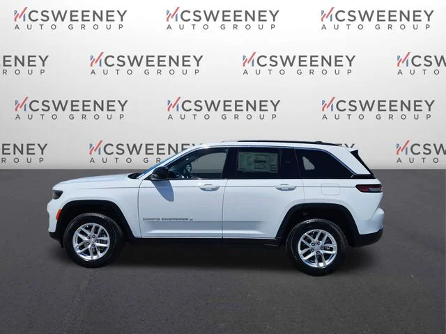 New 2026 Bright White Clear-Coat Exterior Paint Jeep Laredo image 2