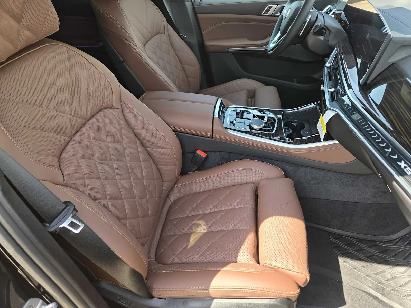 New 2026 Black Sapphire Metallic BMW xDrive50e image 7
