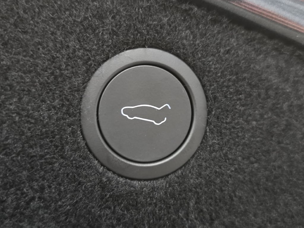 Used 2025  Tesla  image 29