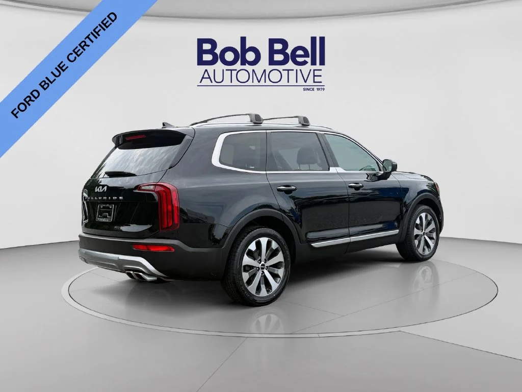 Certified Used 2022 Ebony Black Kia S image 7