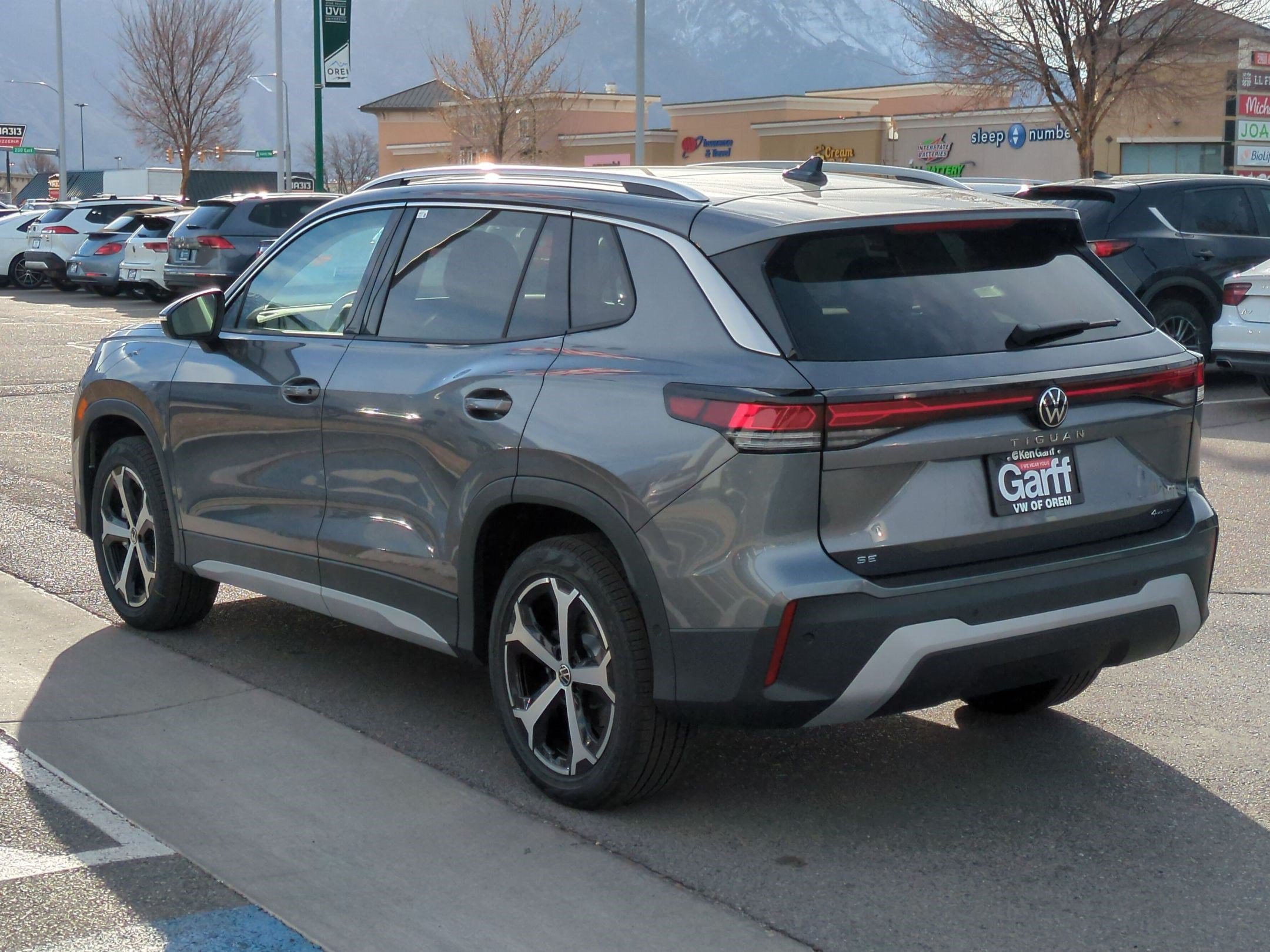 New 2026 Platinum Gray Metallic Volkswagen SE image 5
