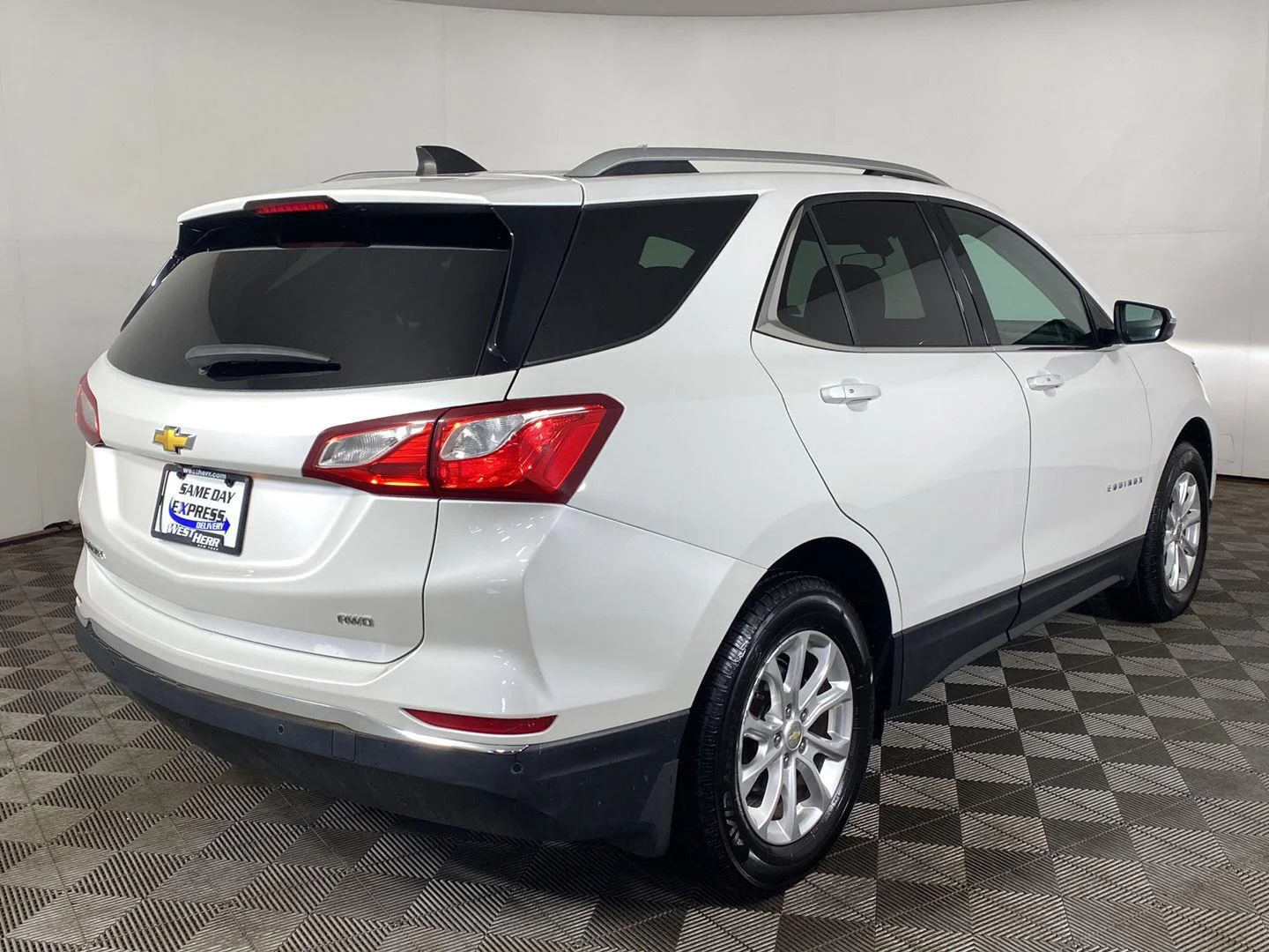 Used 2019 Iridescent Pearl Tricoat Chevrolet LT image 5
