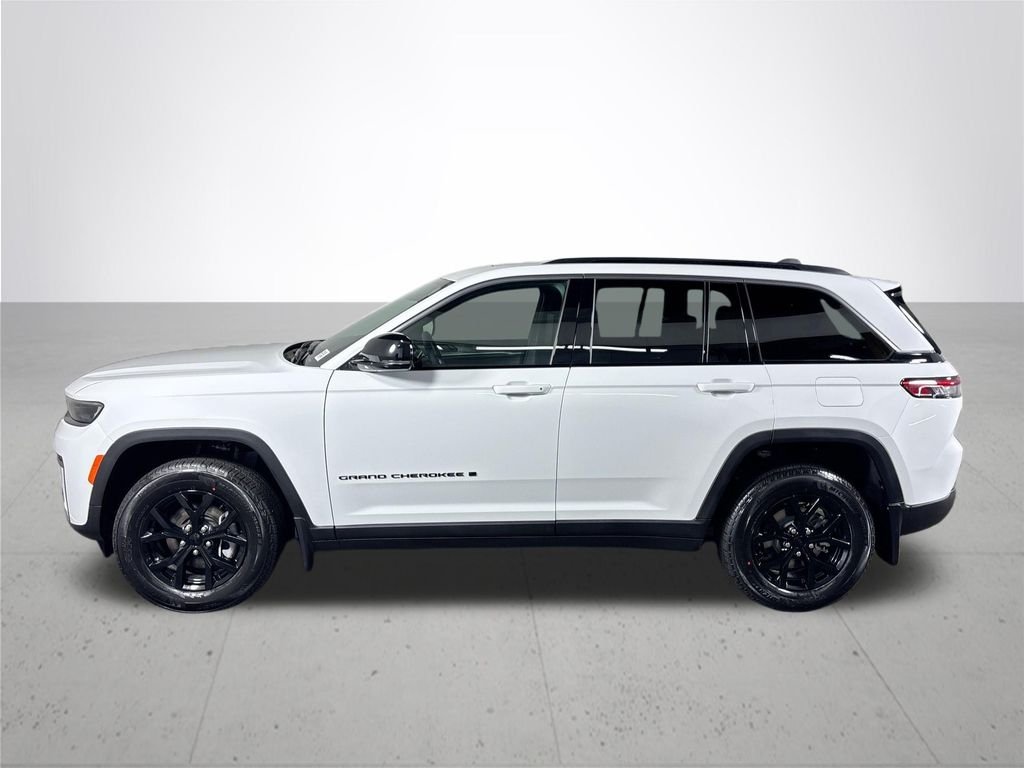New 2026 Bright White Clear-Coat Exterior Paint Jeep Altitude image 9