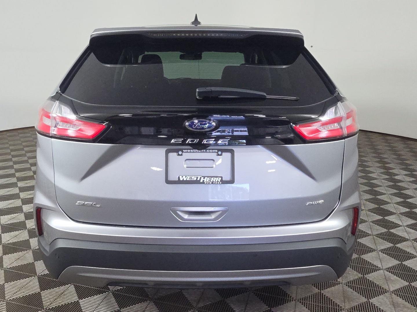 Used 2024 Iconic Silver Ford SEL image 21