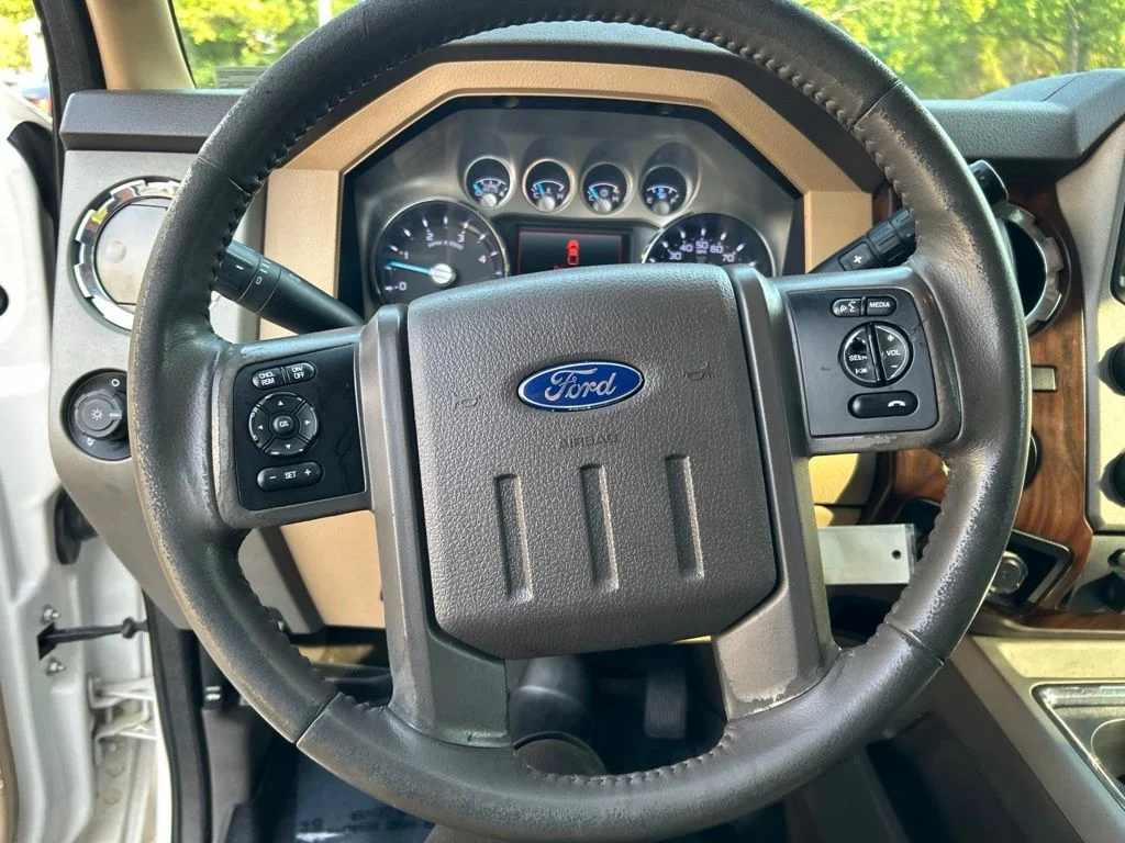 Used 2015 White Ford Lariat image 11