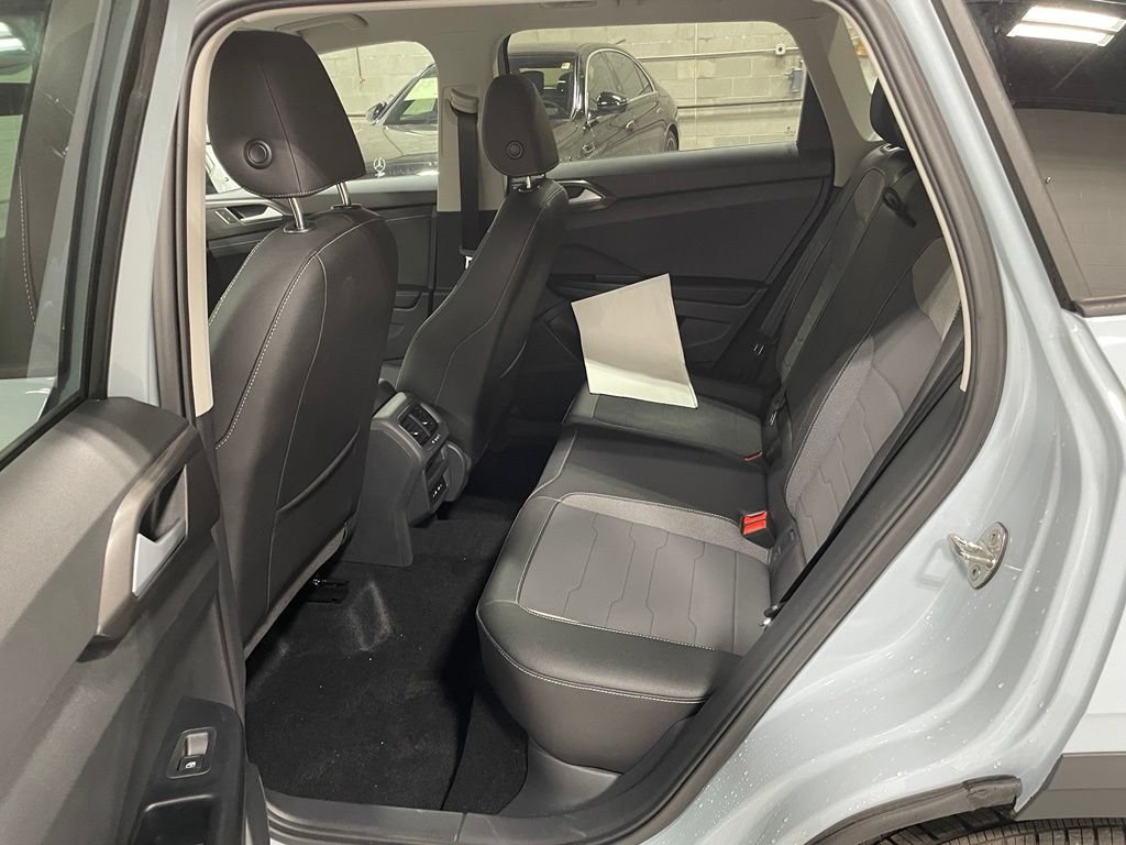2026 Volkswagen Taos SE Black - Photo 10