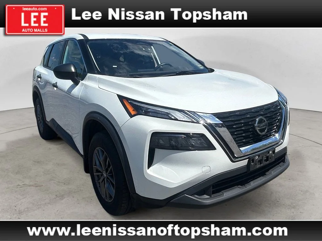 Used 2021 Glacier White Nissan S image 8